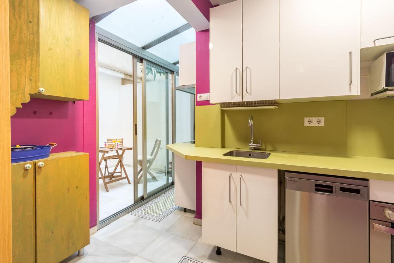 Апартаменты Goles Courtyard With Parking By Valcambre Севилья Экстерьер фото